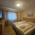 Alpenlandhaus Menardi Aparthotel Seefeld in Tirol