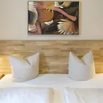 Alpenlandhaus Menardi Aparthotel 4*