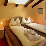 Alpenlandhaus Menardi Aparthotel Seefeld in Tirol