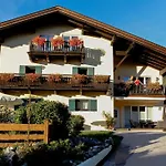 Alpenlandhaus Menardi Aparthotel