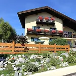 Hotel apartamentowy Alpenlandhaus Menardi
