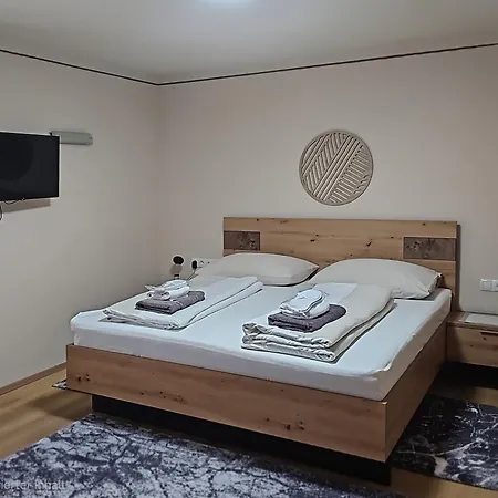 Alpenlandhaus Menardi Ξενοδοχείο με διαμερίσματα Ζέεφελντ