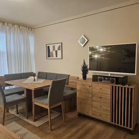 Alpenlandhaus Menardi Hotel apartamentowy Seefeld w Tirolu