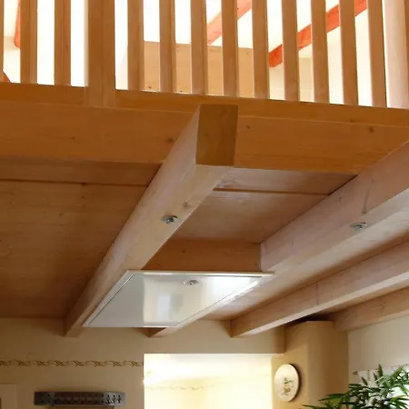 Alpenlandhaus Menardi מלון דירות