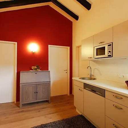 Alpenlandhaus Menardi Lägenhetshotell 3*