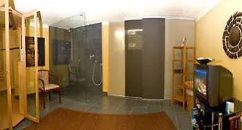 מלון דירות Alpenlandhaus Menardi 4*