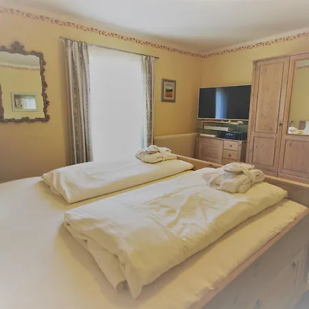 Alpenlandhaus Menardi Apartmanhotel