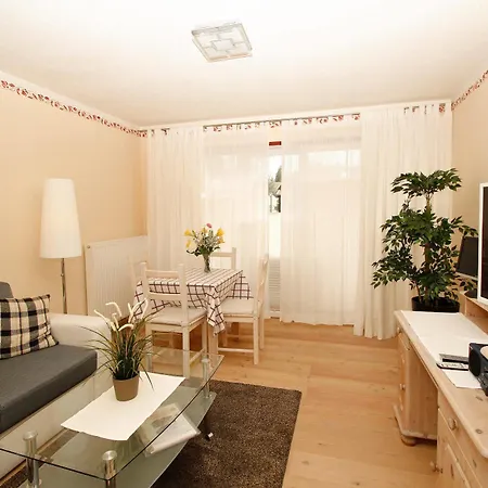 Aparthotel Alpenlandhaus Menardi 3*