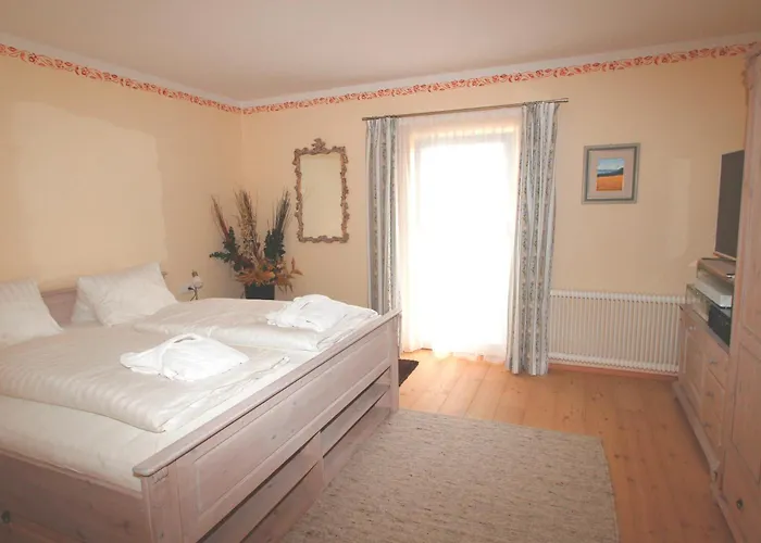 Alpenlandhaus Menardi Aparthotel 4*