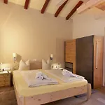 Alpenlandhaus Menardi Aparthotel