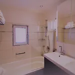 Aparthotel Alpenlandhaus Menardi Seefeld in Tirol
