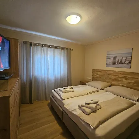 Alpenlandhaus Menardi Apartmanhotel Seefeld in Tirol