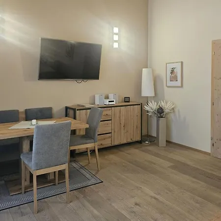 Alpenlandhaus Menardi Apartmanhotel Seefeld in Tirol