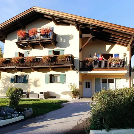 Alpenlandhaus Menardi 4*
