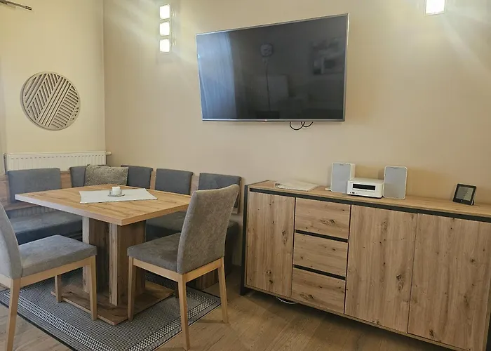 מלון דירות Alpenlandhaus Menardi 4*