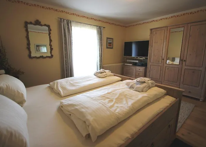 Alpenlandhaus Menardi Aparthotel 4*