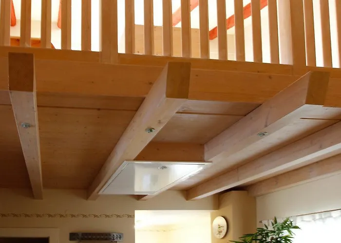 Alpenlandhaus Menardi מלון דירות