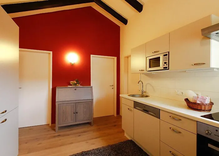 Alpenlandhaus Menardi מלון דירות 4*