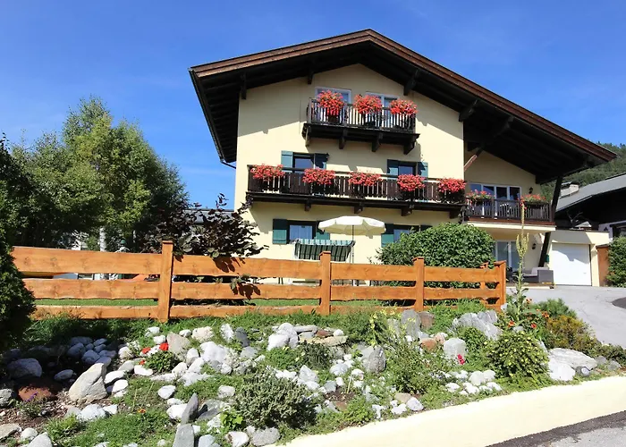 מלון דירות Alpenlandhaus Menardi