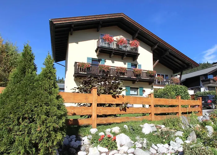 Alpenlandhaus Menardi Aparthotel